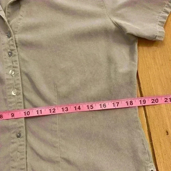 Cut Loose Women's Short Sleeve Button Down Tensel Soft Khake Blouse medium - Picture 6 of 11